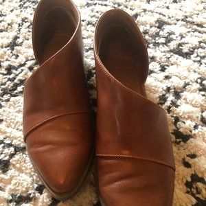 Women's shoes, size 6.5